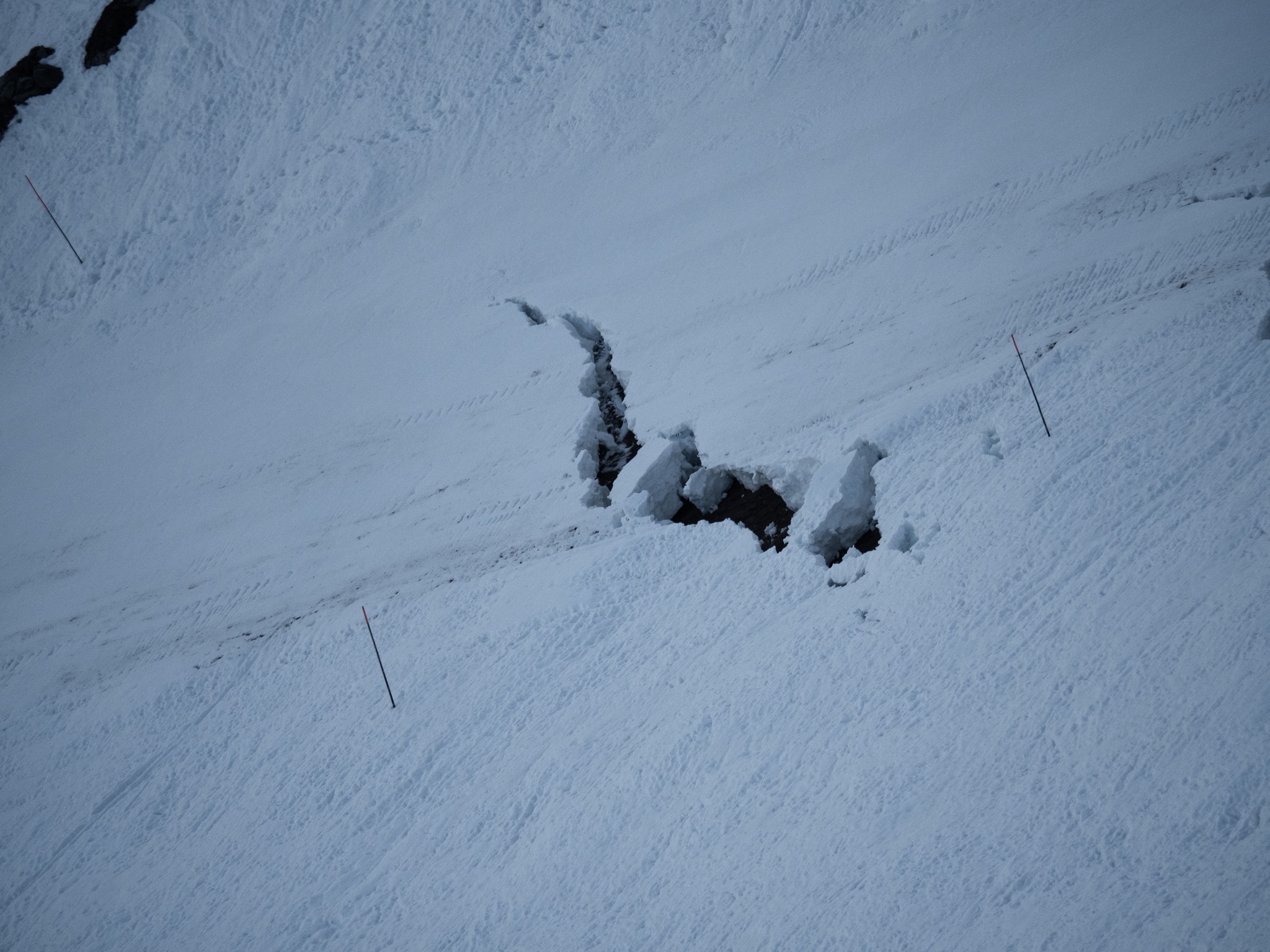 Glacier 3000: Le "Black Wall" se fend, la piste noire fermée